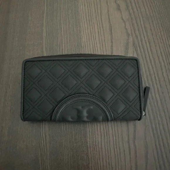 Tory Burch Wallet - Picture 2 of 6